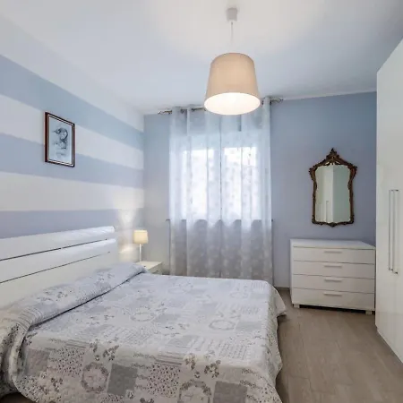 R16 - Trilocale Ristrutturato A Due Passi Dal Mare Numana